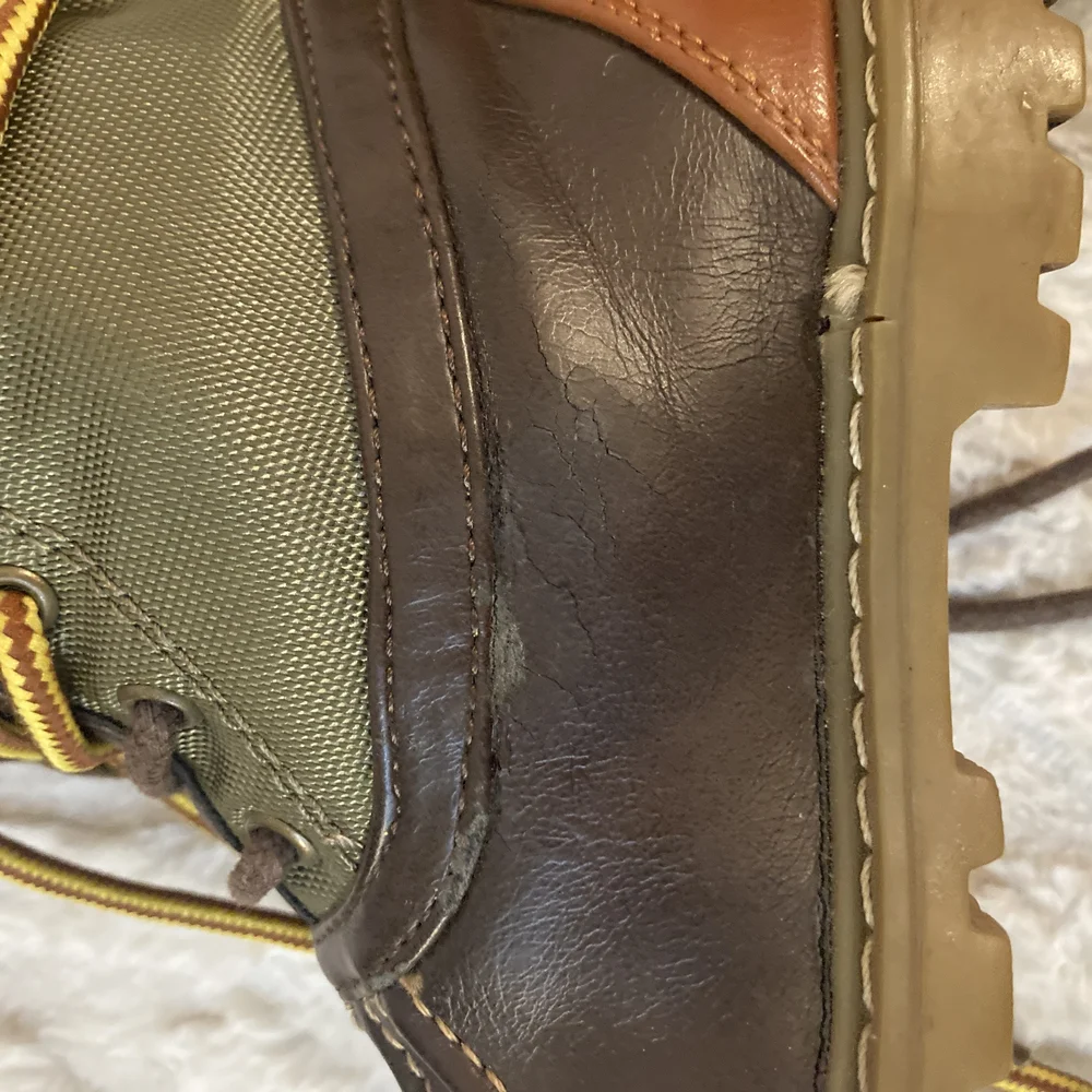 Vintage Tommy Hilfiger Brown Leather Duck Boots with Tan Accents- Size 8 Toddler